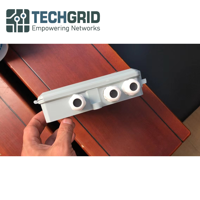 Caja de Distribución Exterior FTTH con Divisor PLC 1:8 – Caja Terminal de Fibra Óptica